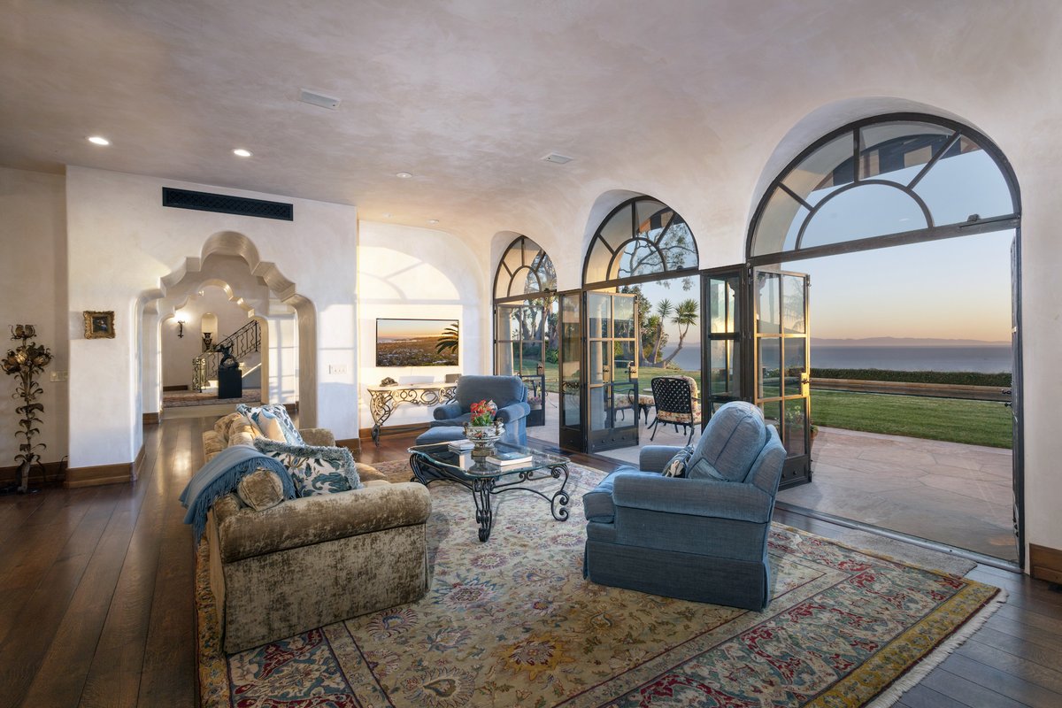 TerryRyken's tweet photo. BROKER #OPENHOUSE #TODAY
Wednesday, Oct. 19th 11am-1pm
1027 Cima Linda Lane #Montecito
Elegant Mediterranean villa with panoramic Pacific Ocean, city, mountain &amp; harbor views on almost 2 acres.
Listed by Terry Ryken Broker Associate #Compass DRE 01107300 #santabarbara https://t.co/nR3a4WcfIu