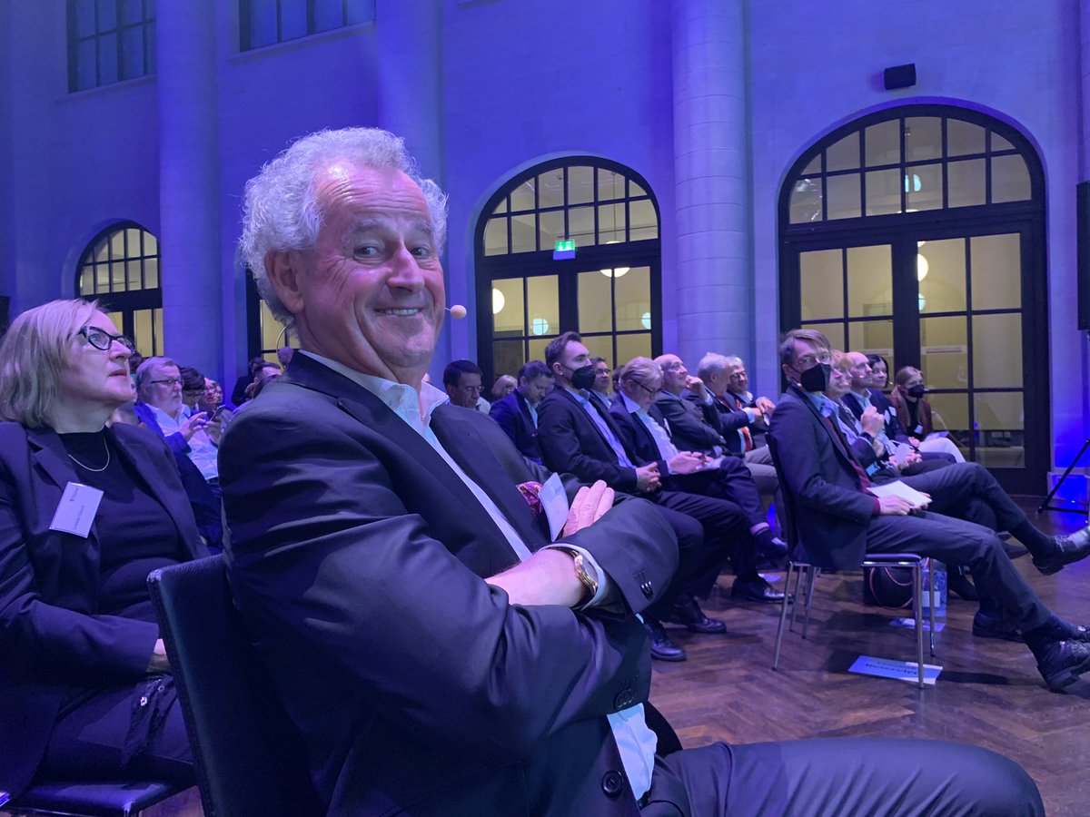 Zum 8. Mal findet der #ThiemeTalk zum Thema „#Fachkräftemangel, #Klimawandel, Versorgungsengpässe, demographischer Wandel: Worauf müssen wir uns vorbereiten?“ Wir haben uns also einfach mal alles vorgenommen, was das #Gesundheitswesen aktuell unter Druck setzt. <a href="/ThiemeGruppe/">Thieme</a>