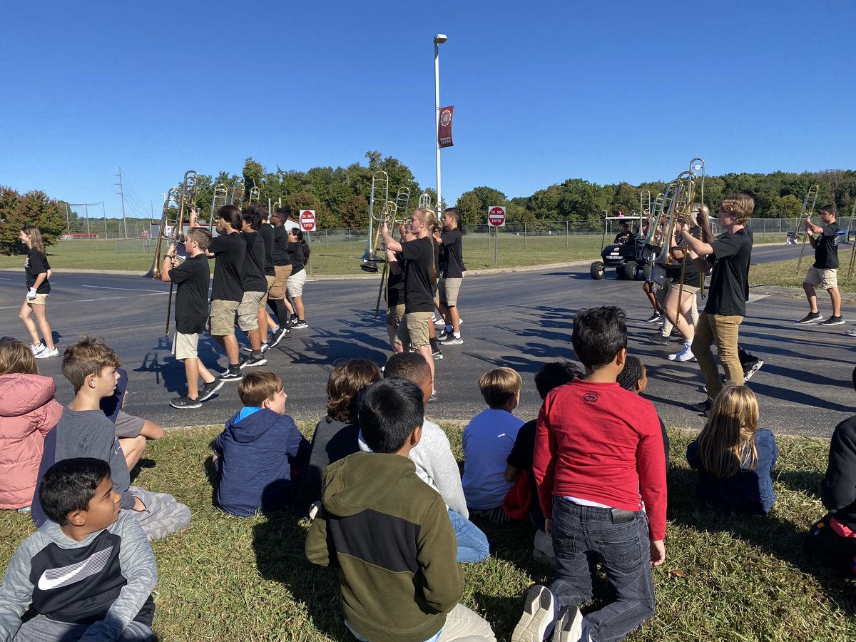 thepowerof4th's tweet photo. #WaybackWednesday we had a chilly but fun time helping celebrate homecoming for SCHS! ❤️🖤 #futureredhawks https://t.co/Bx5gKwB8up