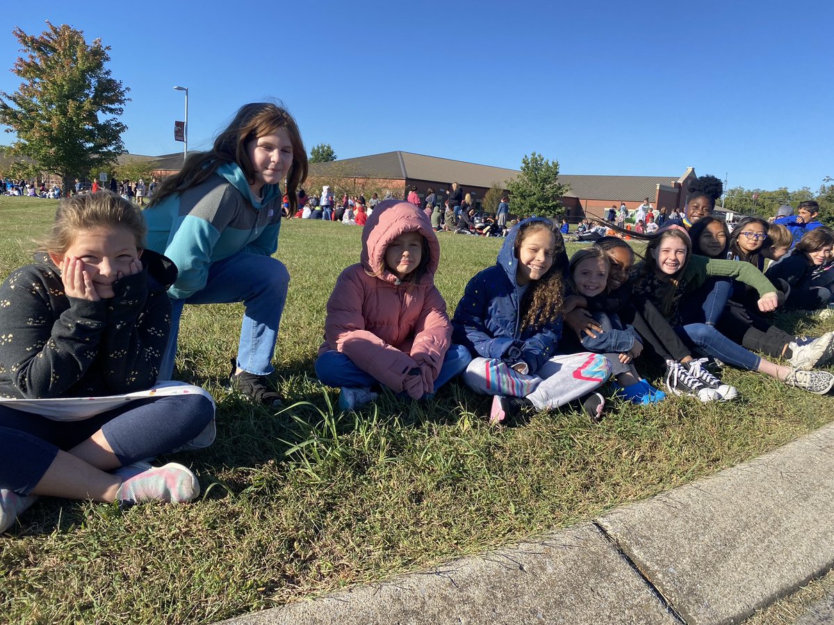 thepowerof4th's tweet photo. #WaybackWednesday we had a chilly but fun time helping celebrate homecoming for SCHS! ❤️🖤 #futureredhawks https://t.co/Bx5gKwB8up