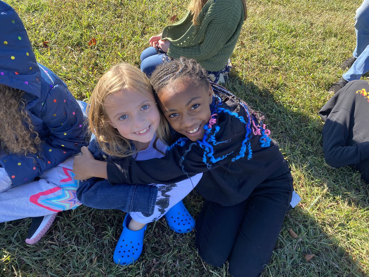 thepowerof4th's tweet photo. #WaybackWednesday we had a chilly but fun time helping celebrate homecoming for SCHS! ❤️🖤 #futureredhawks https://t.co/Bx5gKwB8up