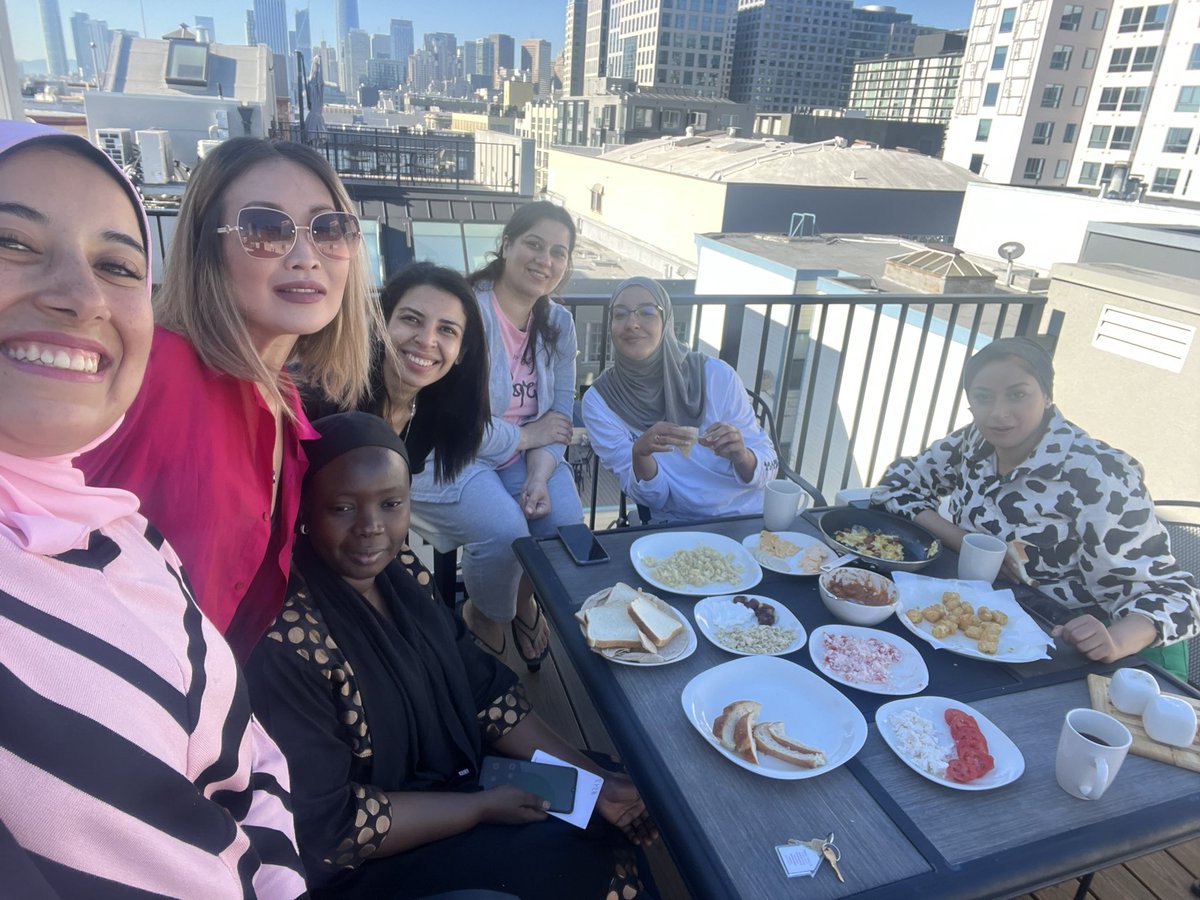 Early birds on the Egyptian breakfast. <a href="/TechWomen/">TechWomen</a> EL from Egypt, Nigeria, Pakistan, Algeria and Kyrgyzstan. Love our sisterhood ❤️