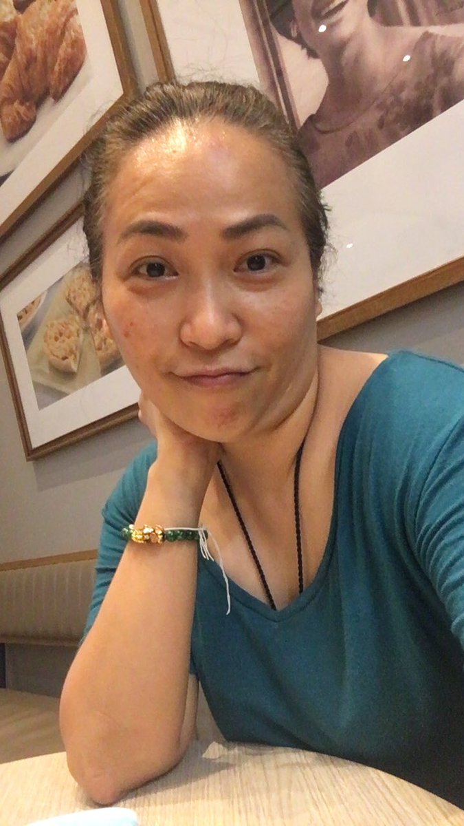 Relax 😎 cute bakery shop