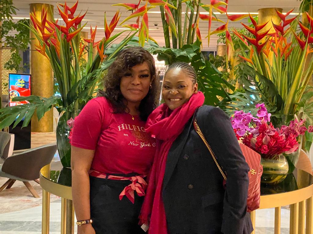 LodOmanga's tweet photo. #RDC #CI225 Ravie d'avoir échangé avec Madame Danielle Lidegoué Cissé Bacongo @d_lidegoue, présidente de l’ONG Bloom @OngBloom. Je n'ai pas manqué de la féliciter pour le Prix Africain de la Promotion du Leadership Féminin 2022 qu'elle a reçu du #PADEV en septembre dernier. https://t.co/x8z6xc7Bb0