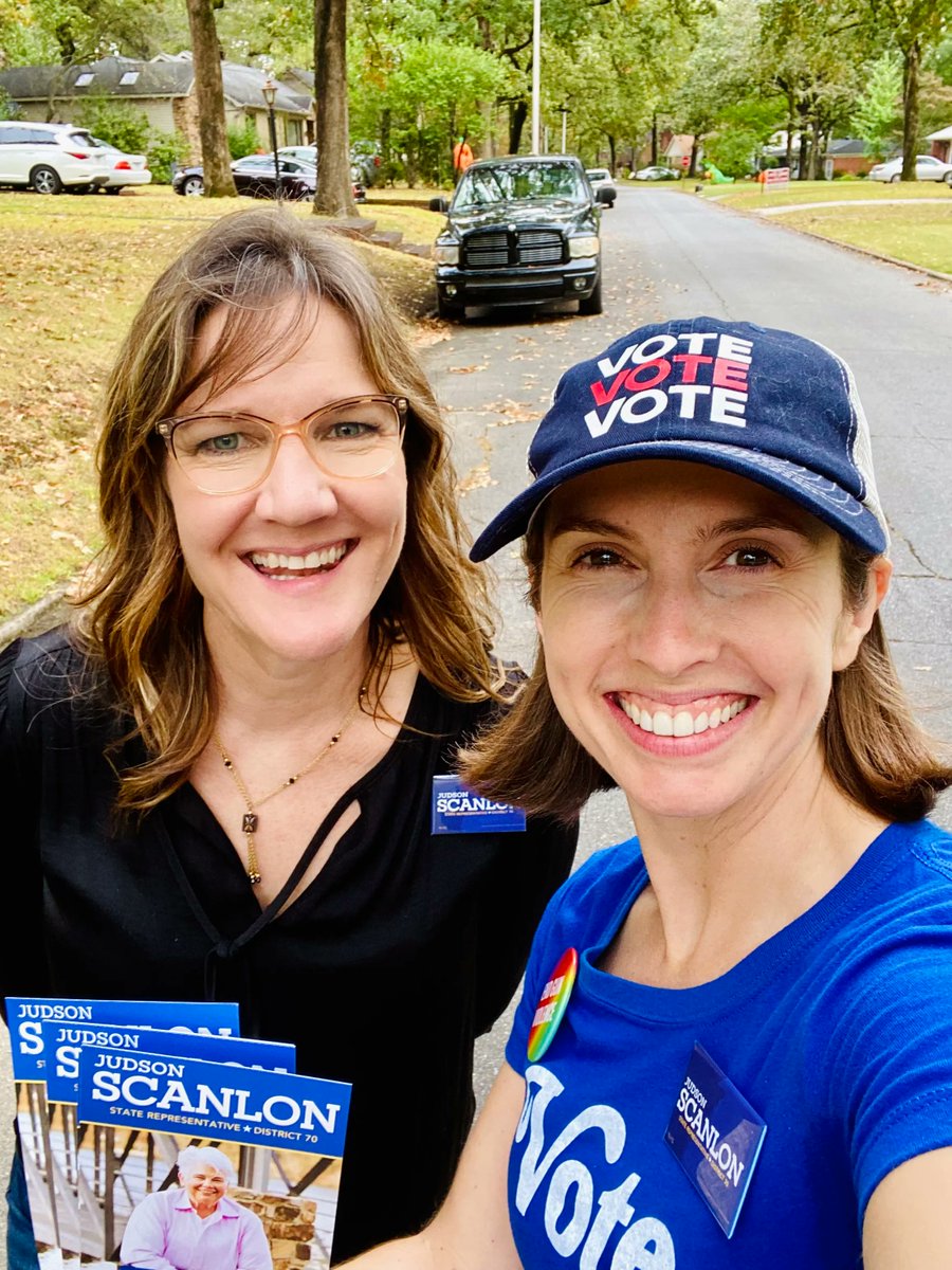 TeamScanlonAR's tweet photo. I am so proud of our volunteers with this campaign--these mighty women are what makes a campaign run on all cylinders. Not even the rain kept them home. #EndGunViolence #Choice #TeacherPay @Everytown https://t.co/6ngZoeQnt4