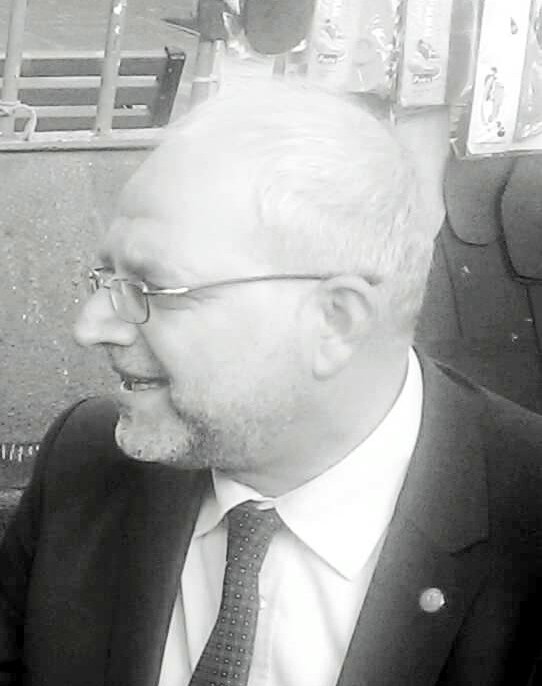 muammerbilgic__'s tweet photo. fesih bozan. 7 kız, 7 erkek, 14 çocuk babası bir kürt.

on yılı aşkın tanışıyoruz. saadet partisi diyarbakır il başkanıydı, şimdi 7. bölge stk ve halkla ilişkiler başkanı.

çocuklarının her biri pırıl pırıl. kendisi kalbinden öpülesi bir insan. iyi ki tanıdım, iyi ki var. https://t.co/cb37H6Mr95