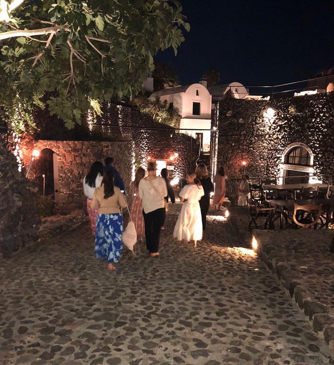 Already missing Greece, enjoying champagne sunset by the sea 🥂

At Private Naksika Estate part of @vedema_resort with <a href="/curatedgreece/">Curated Greece</a>🇬🇷