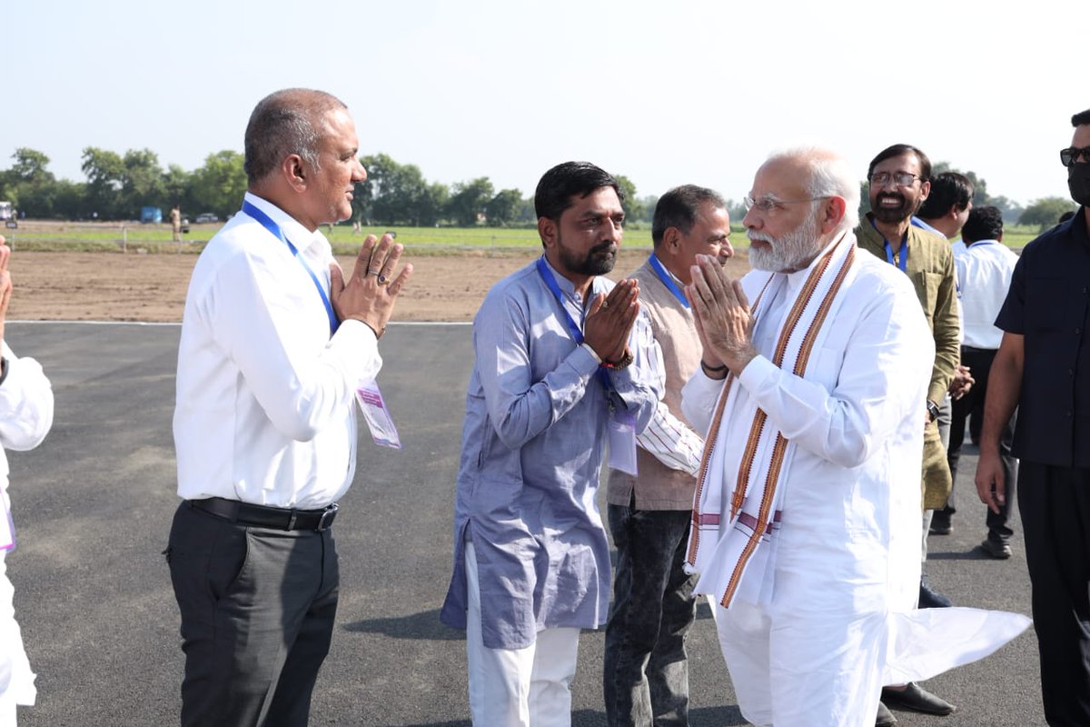 MansinghP_BJP's tweet photo. સંત સુરા અને સાવજની ધરતી જુનાગઢ ખાતે વિશ્વનેતા તથા દેશના યશસ્વી પ્રધાનમંત્રીશ્રી Narendra Modi જીનું સ્વાગત-સન્માન કર્યુ હતું https://t.co/3RLSBvgDPd