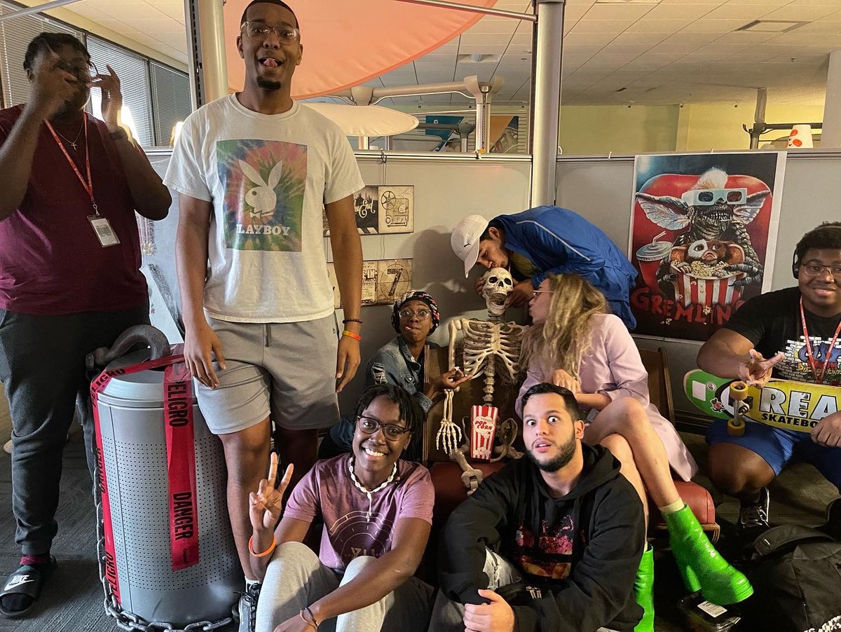 Campus game night with the international student society was a blast! The games played were uno, jenga, dominos and much more. It was a night to remember. Thank you to everyone who showed up! 
#connectsca #fsnation #fullsail