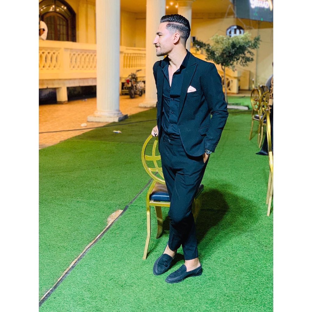 لو حسيت بوجع ف جمبك تبقي محتاج حد جمبك .