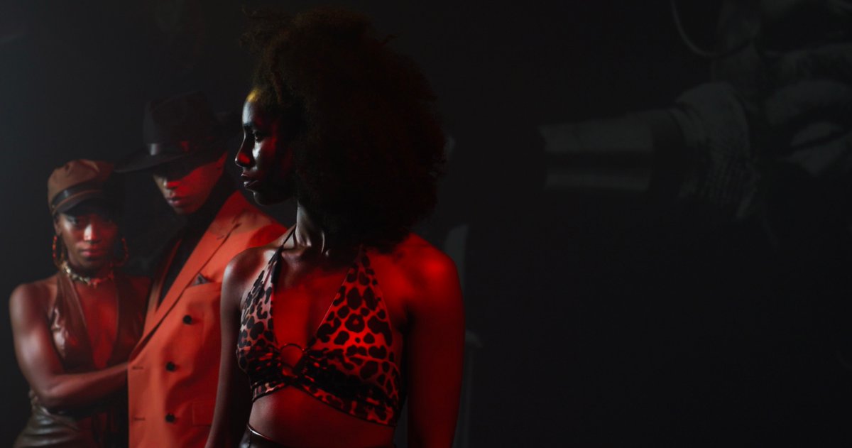 #LexTempus 5 senses:  
👀Visuals are brought to life by life dancers 💃🏽🕺🏽 &amp; @observatoryldn @epsonuk 
👂🏽Crystal-clear #audio by @pioneerproaudio 🔊
🖐🏽Haptic 4D seating pulsates to the music
👃🏼Customised scents for each destination
👄Cocktails from our mixology team 🍸️