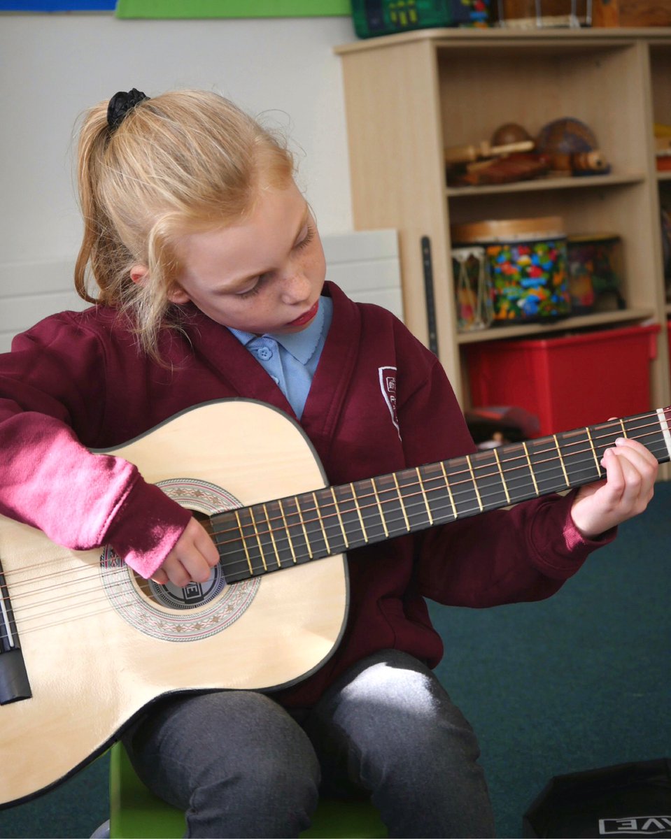 Happy Wednesday 🤘🏼 Some brilliant lessons so far this week.. keep it up!

#createmusic #guitarlesson #teach