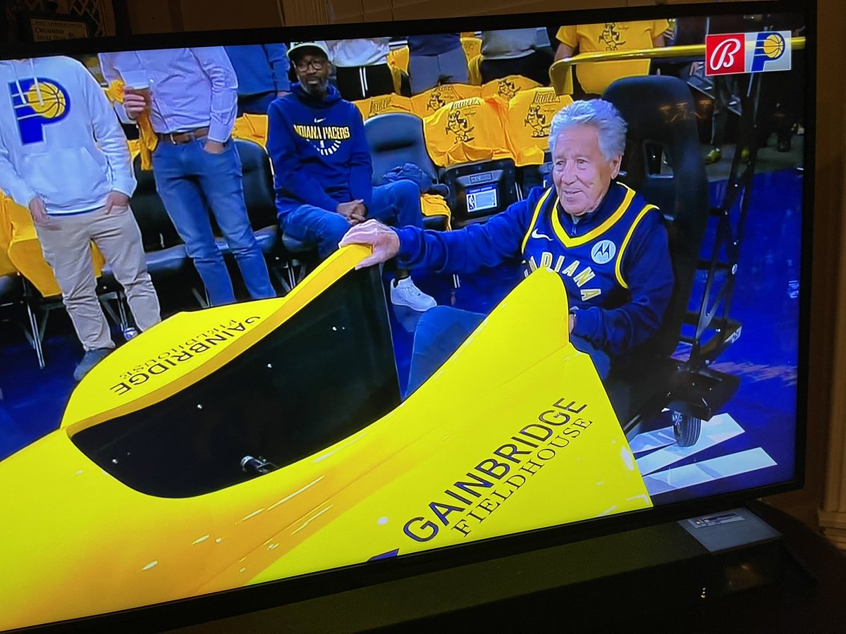 That moment when @MarioAndretti helps start the #Pacers season. 💪 @IndyCar