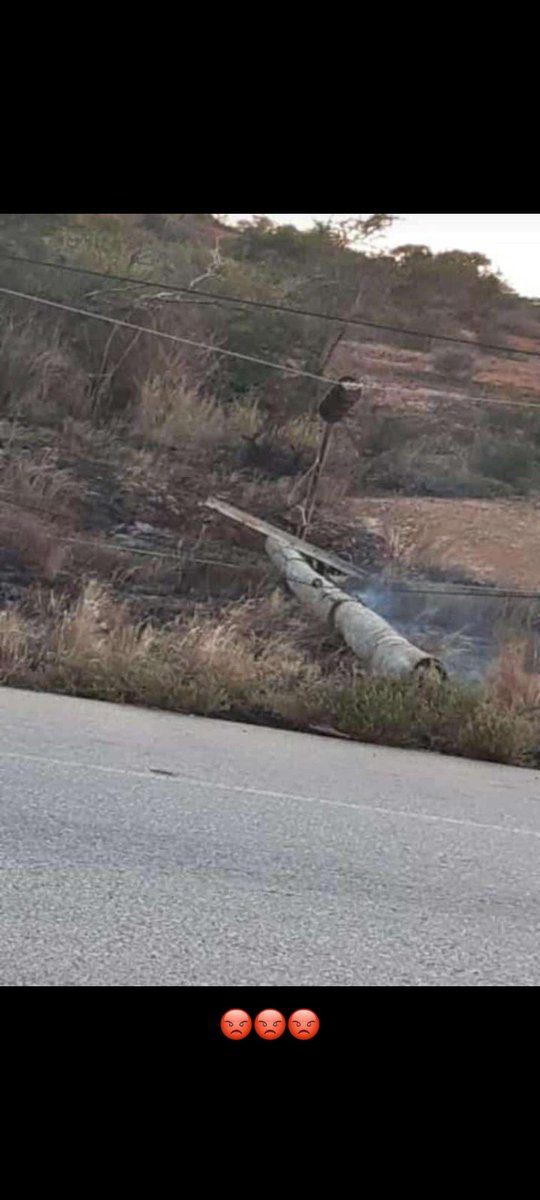 wsalazar54's tweet photo. Boca de pozo sin corriente eléctrica debido a un poste caído en la zona de Santa María municipio tubores, en la carretera nacional.. https://t.co/d5eh9M2meh