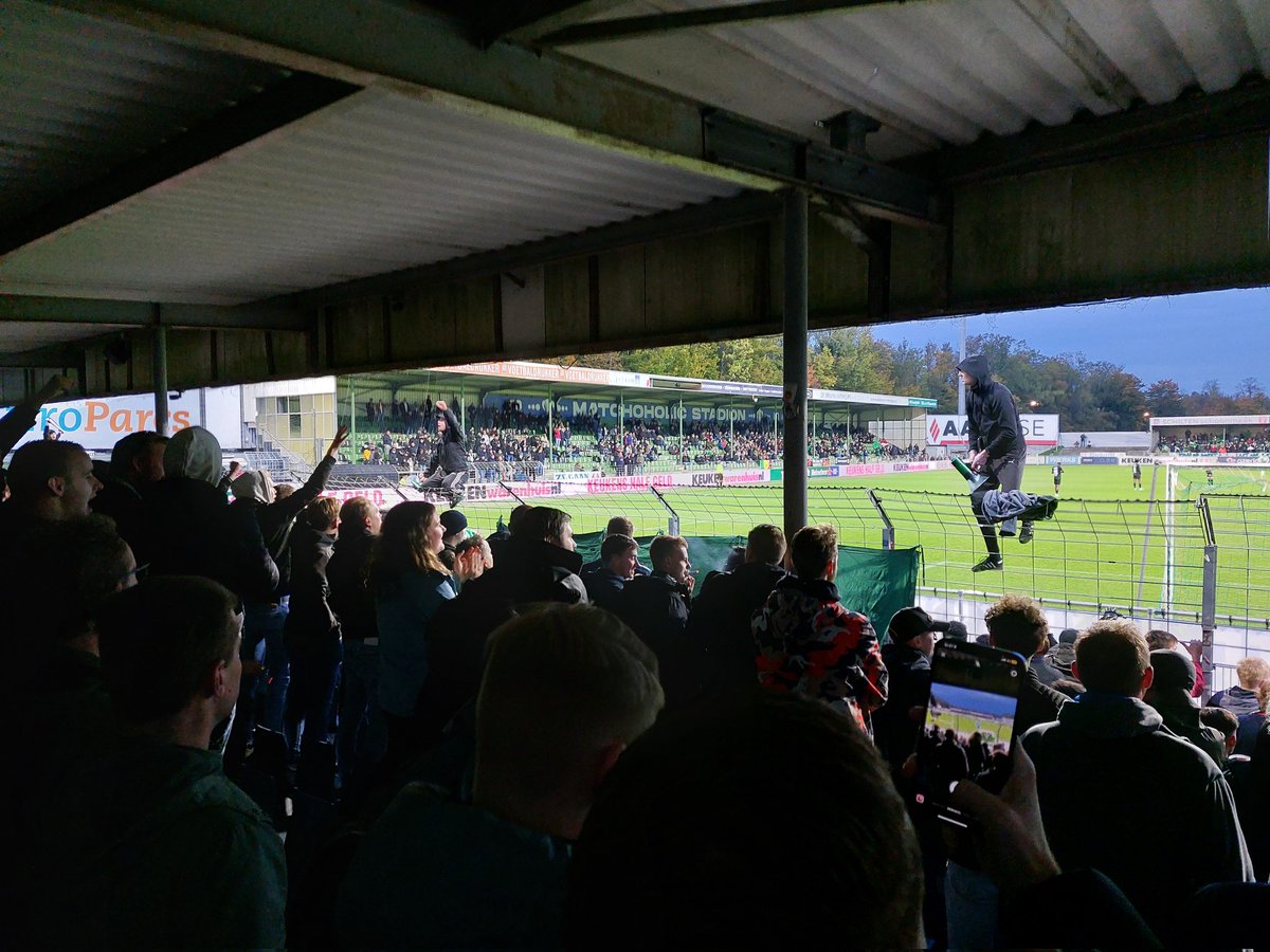 robdejong1984's tweet photo. Awaydays! Fc Dordrecht - Fc Groningen  cheerz (knvb-beker) https://t.co/M3xIazOAAC