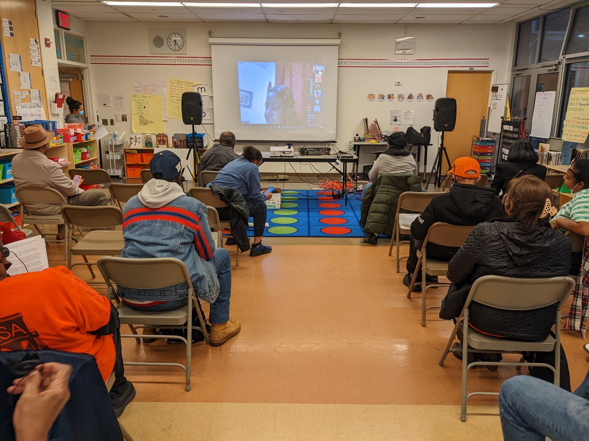 CASAbronx's tweet photo. We're here at the @NewSettlementNY community center kicking off our monthly CASA general meeting!! It's so important to us to have at least 1 meeting a month the is hybrid - both in person & on zoom - to be as accessible as possible to our members! #CASApower #LaUnionHaceLaFuerza https://t.co/Dn0r0oHxcP