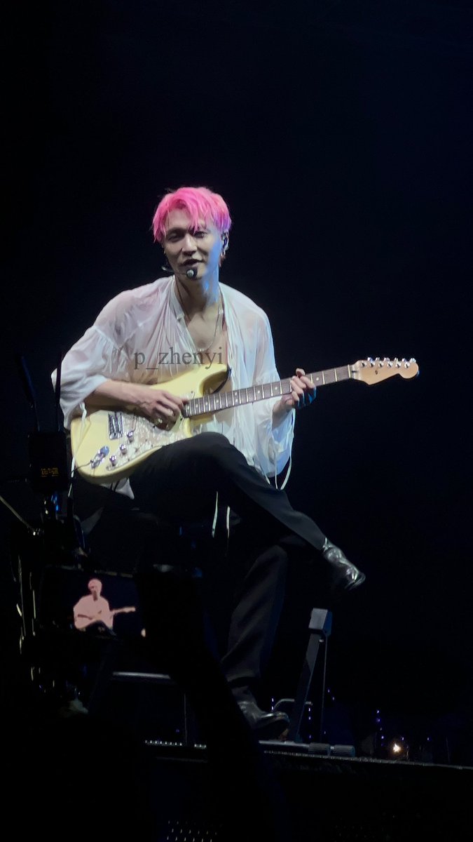 潘真伊 • 张艺兴 tweet media