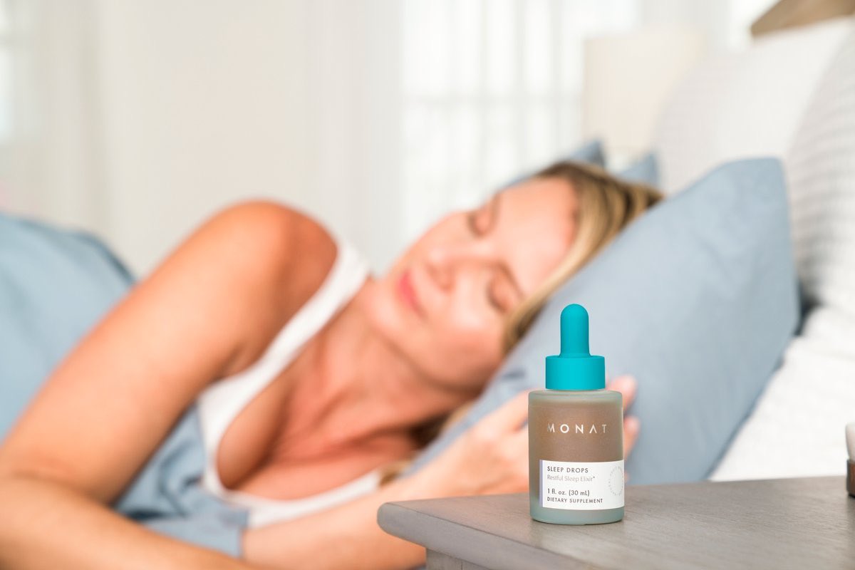 MONATOfficial's tweet photo. TRUE OR FALSE: After just ONE night of poor sleep, you can experience a swollen face, dark undereye circles, and more visible wrinkles. 🫢
If you guessed TRUE, you are correct! MONAT Sleep Drops are here to help get you the beauty sleep your body craves. ✨ #monatwellness https://t.co/2AQG3ut8Xp