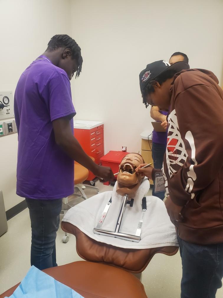 SchoolSnowden's tweet photo. Several of our middle school scholars had an opportunity to attend  ECU's Future Health Professionals Conference. Our scholars enjoyed their hands on experience. https://t.co/YaCf8U7MW9