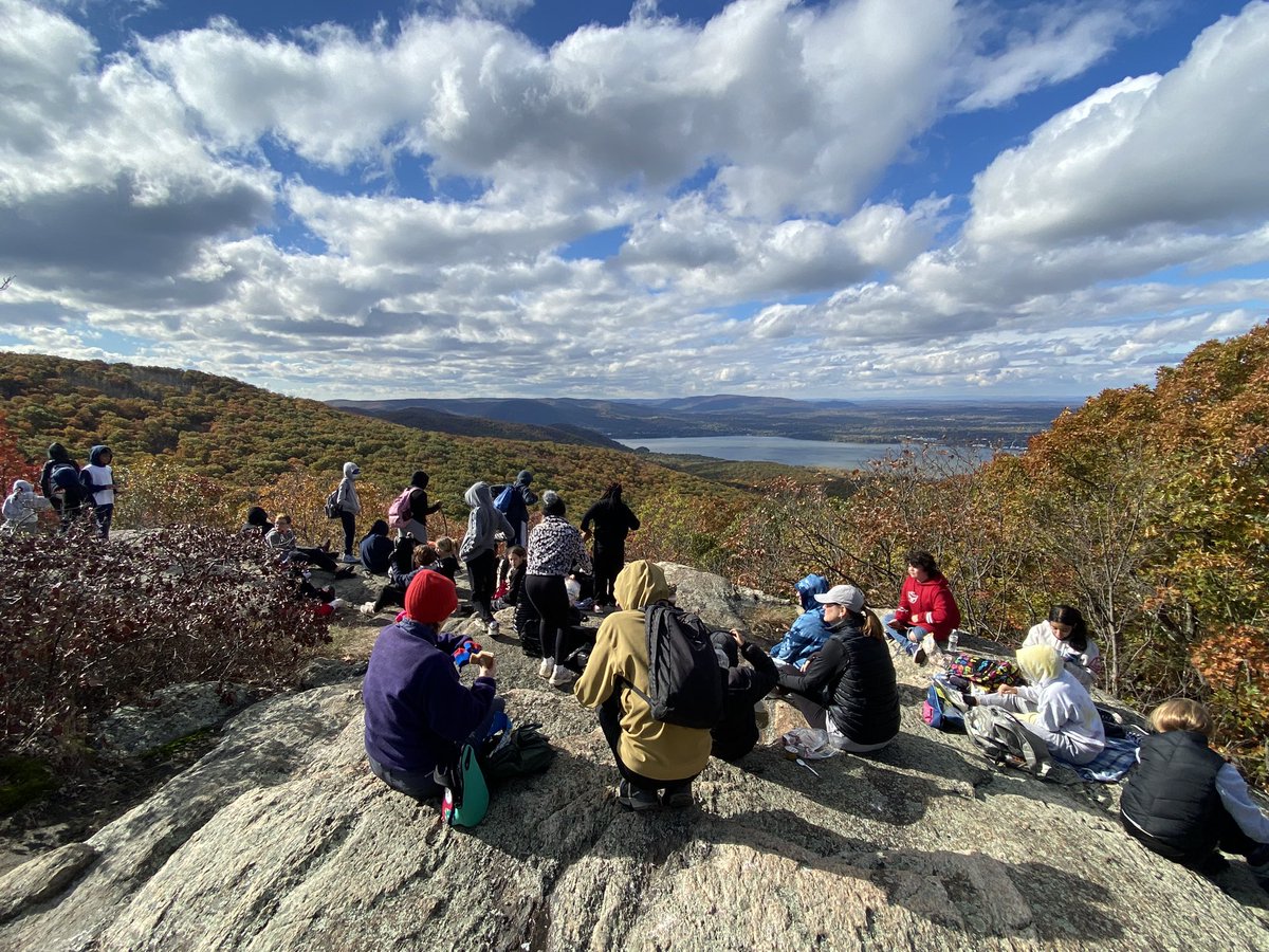 RomboutMS's tweet photo. Today our 7th graders went on their Hiking and Swimming Field Trip! Thank you @RomboutPE! @BCSDBulldogs https://t.co/HyyQrGhIuv