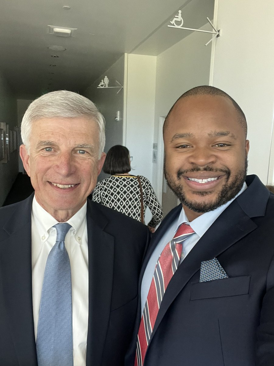 altifbrown's tweet photo. Today I had the pleasure of hanging out with Ronald Sega. He is a retired Major General, NASA astronaut, the 1st CTO of Army Futures Command, former Director of Ops for NASA , and so much more. 

Based on his background, what do y’all think we spoke about? 😏 

$DAG #blockchain https://t.co/q6Ji2s5ycn