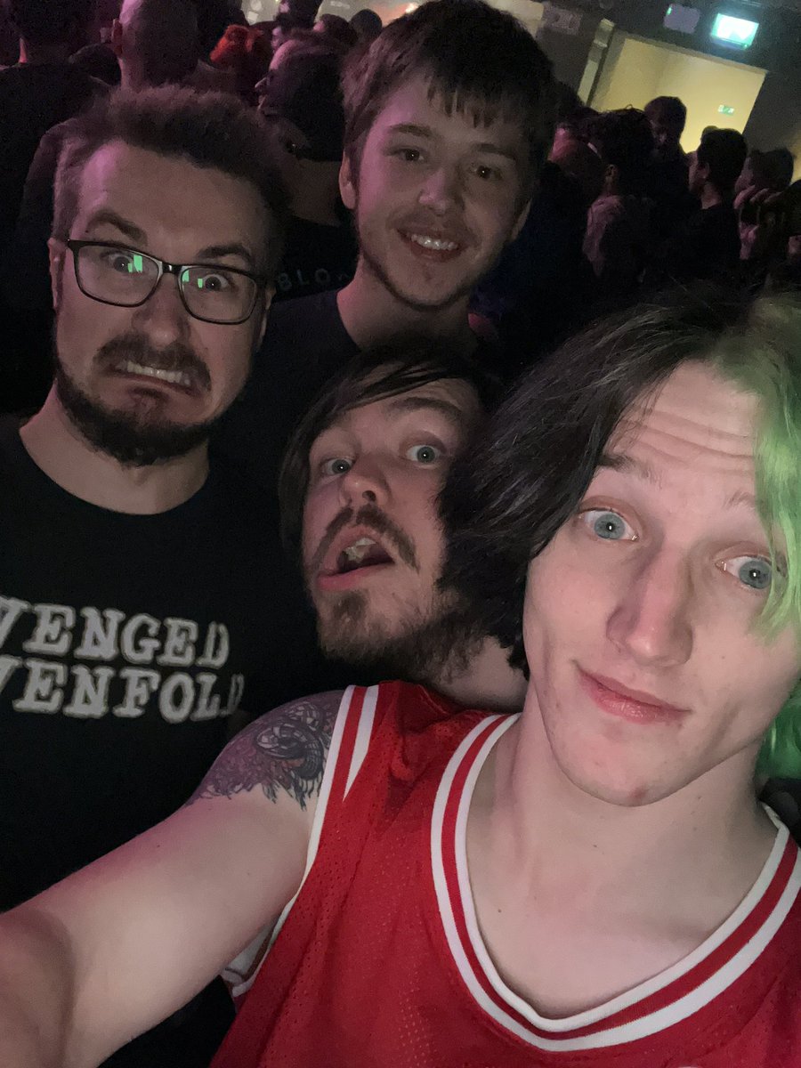 ClawDomination's tweet photo. @WageWar were fuckin fantastic tonight, came out bruised to all hell but totally fuckin worth it! https://t.co/Kjd7UNIfr4