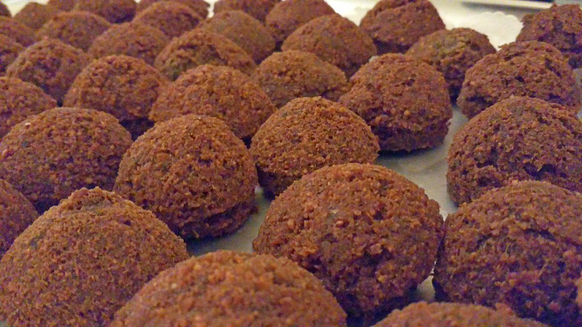 AngryLevantine's tweet photo. Jews are not appropriating falafel. Or shawarma. Or salad (seriously?). Or hummus. Or any other food Arab colonists claim we "stole" from them.

Let's talk about food. https://t.co/jadNWcoi8l