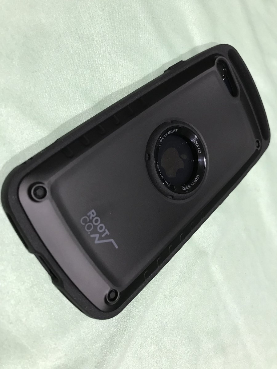 moyuk_SUP's tweet photo. サップやアウトドアに欠かせないスマホケースを購入。
これまではLIFE PROOFのフルガードしてくれるケースだったけど、予算の都合から新しい相棒の保護はROOT CO.に。
2枚目写真はlife proof。
#スマホケース
#ROOT_CO
#iPhoneケース https://t.co/5hDbwcogyo