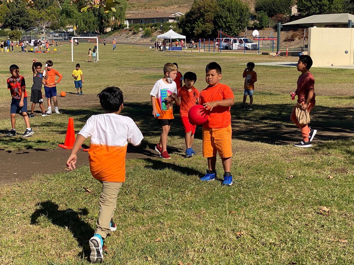 acaciamagnet's tweet photo. 🧡 It’s Unity Day! 🧡 It was so great to see orange everywhere you looked today! While this is one special day to promote kindness, acceptance, and inclusion, we can work on those every day. 🤗🧡 #CVUSDUnityDay #AcaciaCubs #CVUSDForward https://t.co/lSO78ObUyF