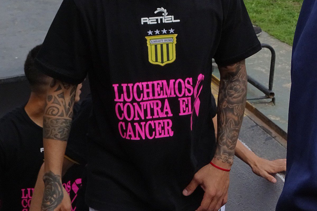Club_AlteBrown's tweet photo. Hoy es #DiaMundialCancerMama y el Club Almirante Brown, como todos los años, apoya la concientización, prevención y lucha contra el cáncer de mama. https://t.co/4UMsFK1y6s