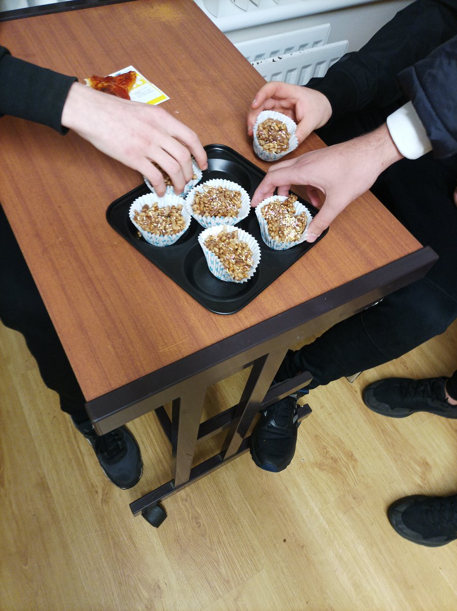 YouthActionNI's tweet photo. During last night's #LifeMaps session, the young men from our member group Spring worked together to make some buns. They said 'We worked together really well as a team' and 'it was good craic'. #Learning #Flow #SocialConnections @OURGenCYP1 @SEUPB @abcb_council https://t.co/OwaOwfEhTm