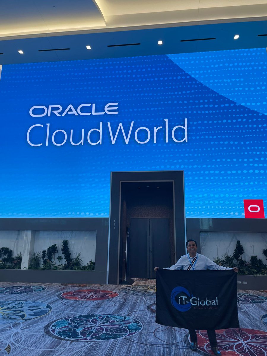 IT_Global16's tweet photo. ¡#iTGlobal presente en el Oracle #CloudWorld! Nuestro director de Tecnología viajó a Las Vegas para poder estar presente en este gran evento #OCW, seguimos sumando conocimiento y experiencia para seguir creciendo 😀👊🏽 https://t.co/VoRIV0iSuP