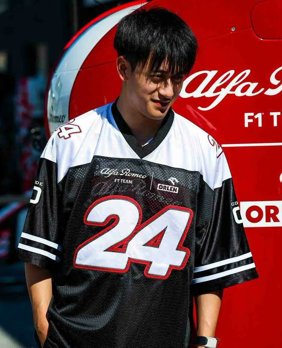 F1Influence's tweet photo. Styled for the States. @alfaromeoorlen drop a new collection for the #USGP, in collaboration with @codezeroracing. 🇺🇸👕
#F1 https://t.co/l2HgafzrkG
