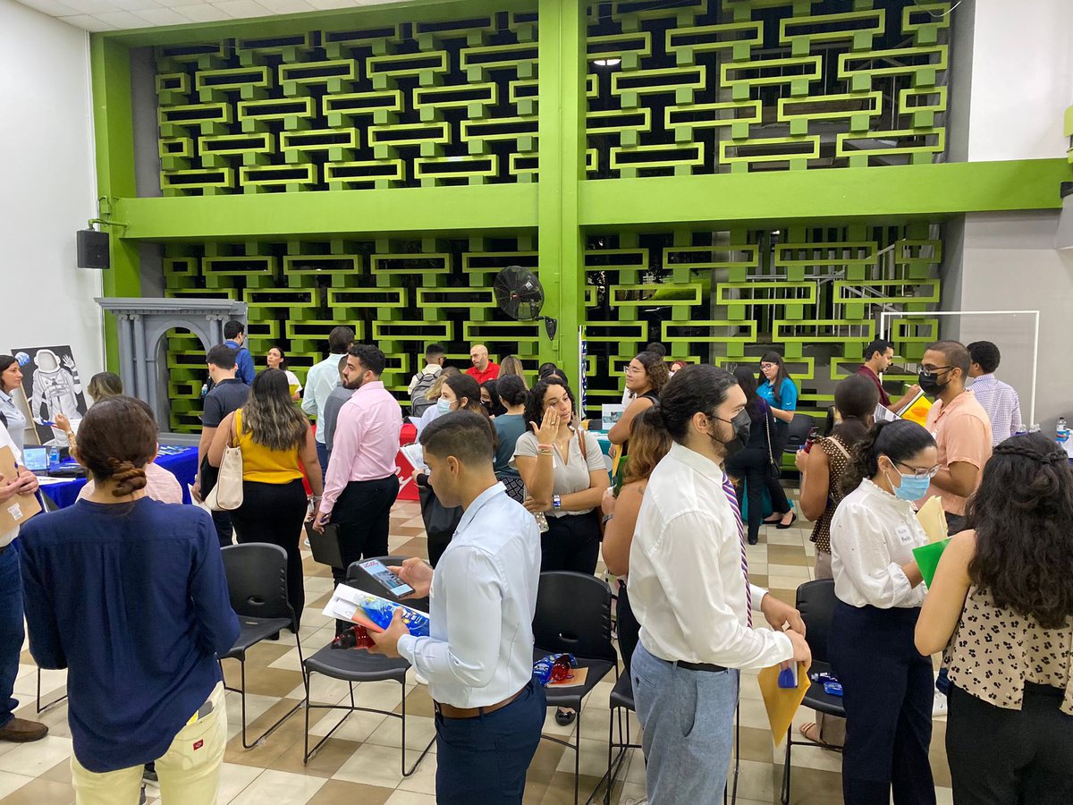 aicheiiqpr's tweet photo. Le queremos dar las gracias a los reclutadores de P&amp;G, Merck, Eastman, Medtronic y Lilly por decir presente. De igual manera, a todos los estudiantes por asistir y participar en el Company Night.💚
Esperamos que haya sido una experiencia gratificante para todos. 🙌🏼
#AIChE #IIQPR https://t.co/zkyAgVR0Lz