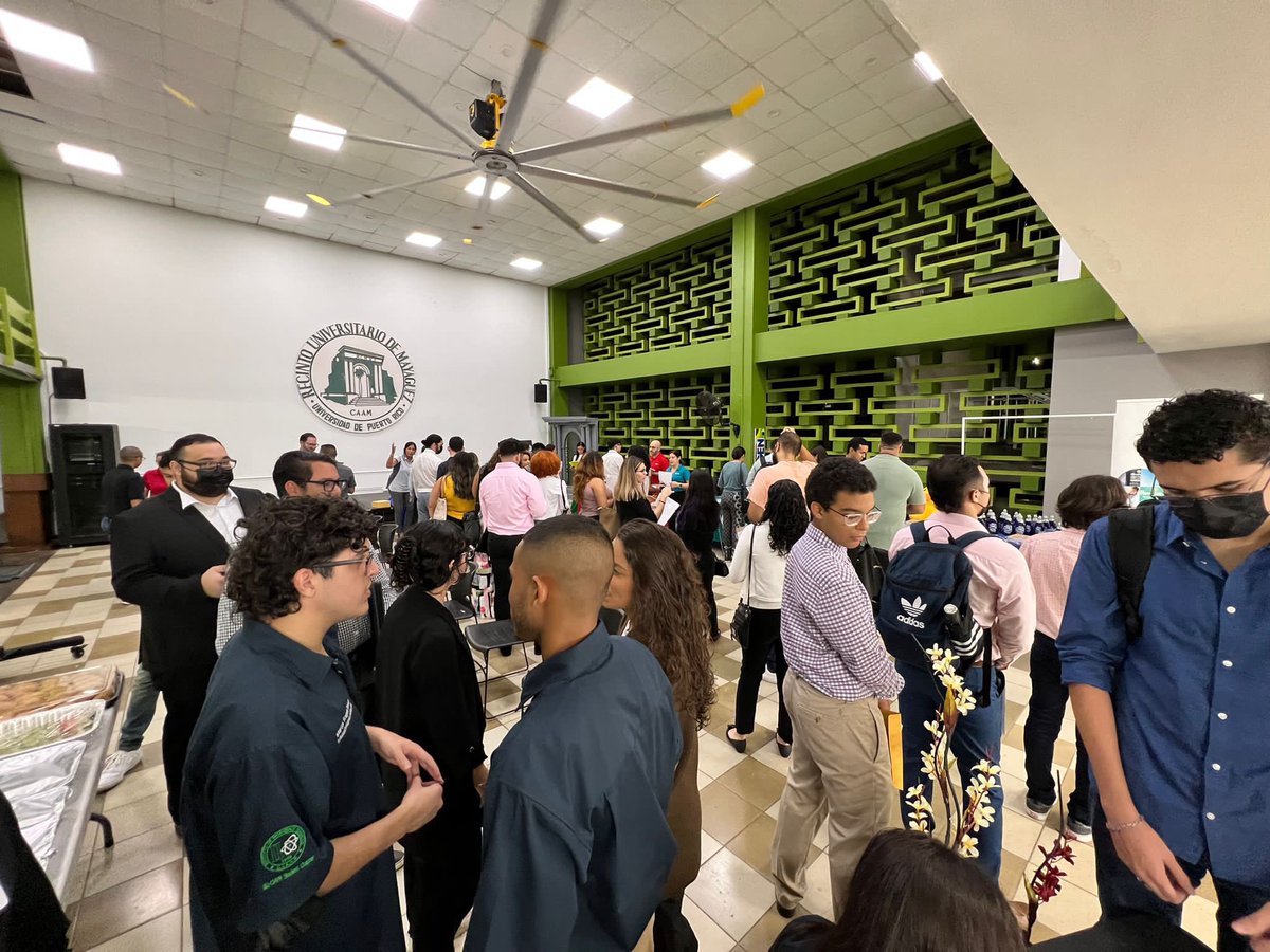 aicheiiqpr's tweet photo. Le queremos dar las gracias a los reclutadores de P&amp;G, Merck, Eastman, Medtronic y Lilly por decir presente. De igual manera, a todos los estudiantes por asistir y participar en el Company Night.💚
Esperamos que haya sido una experiencia gratificante para todos. 🙌🏼
#AIChE #IIQPR https://t.co/zkyAgVR0Lz