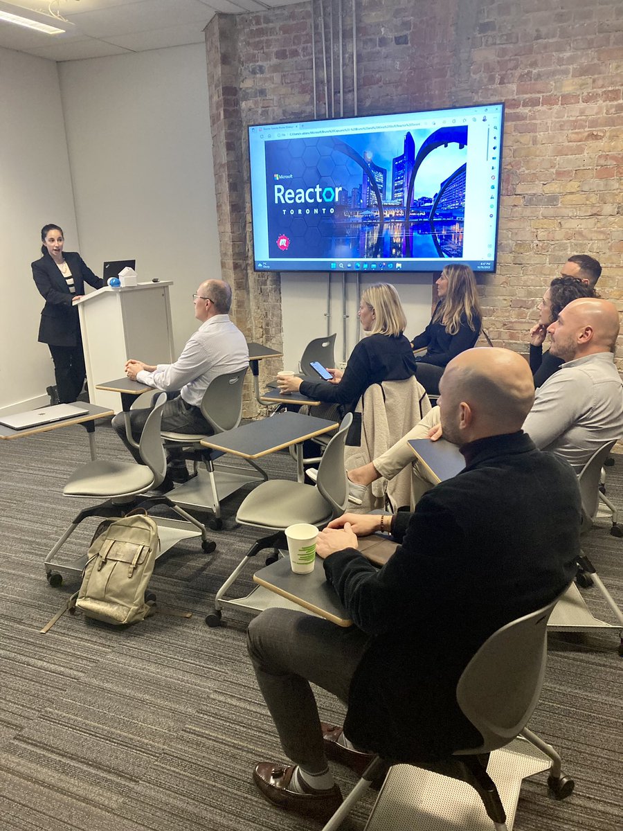 SerbianEnt's tweet photo. Thank you @Microsoft Reactor for hosting tonight’s Serbian Entrepreneurs meetup - pitches include both new startups and funds in both Serbia and Toronto. https://t.co/aq5wXund9V