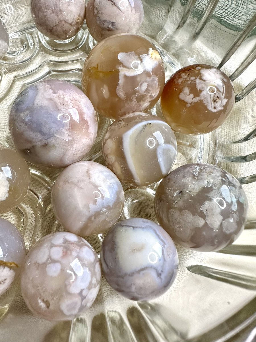 Just added several new crystals to my site! 🌙🦋✨ and the crystal mushrooms are ONLY $3!!!

don’t walk, RUN to my site!

Link in bio 🦋