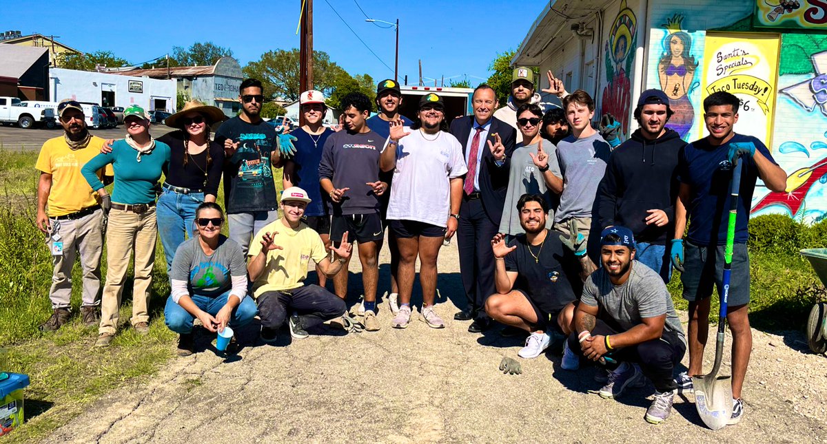 𝙺𝚎𝚕𝚕𝚢 𝙳𝚊𝚖𝚙𝚑𝚘𝚞𝚜𝚜𝚎 tweet media