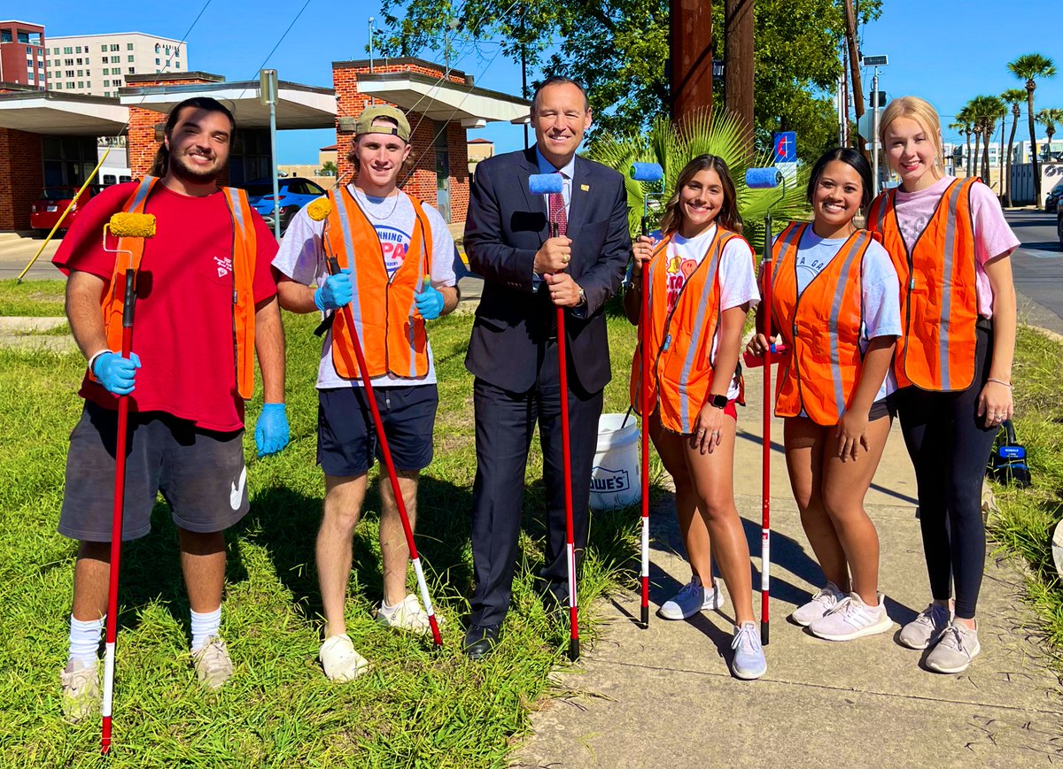 𝙺𝚎𝚕𝚕𝚢 𝙳𝚊𝚖𝚙𝚑𝚘𝚞𝚜𝚜𝚎 tweet media