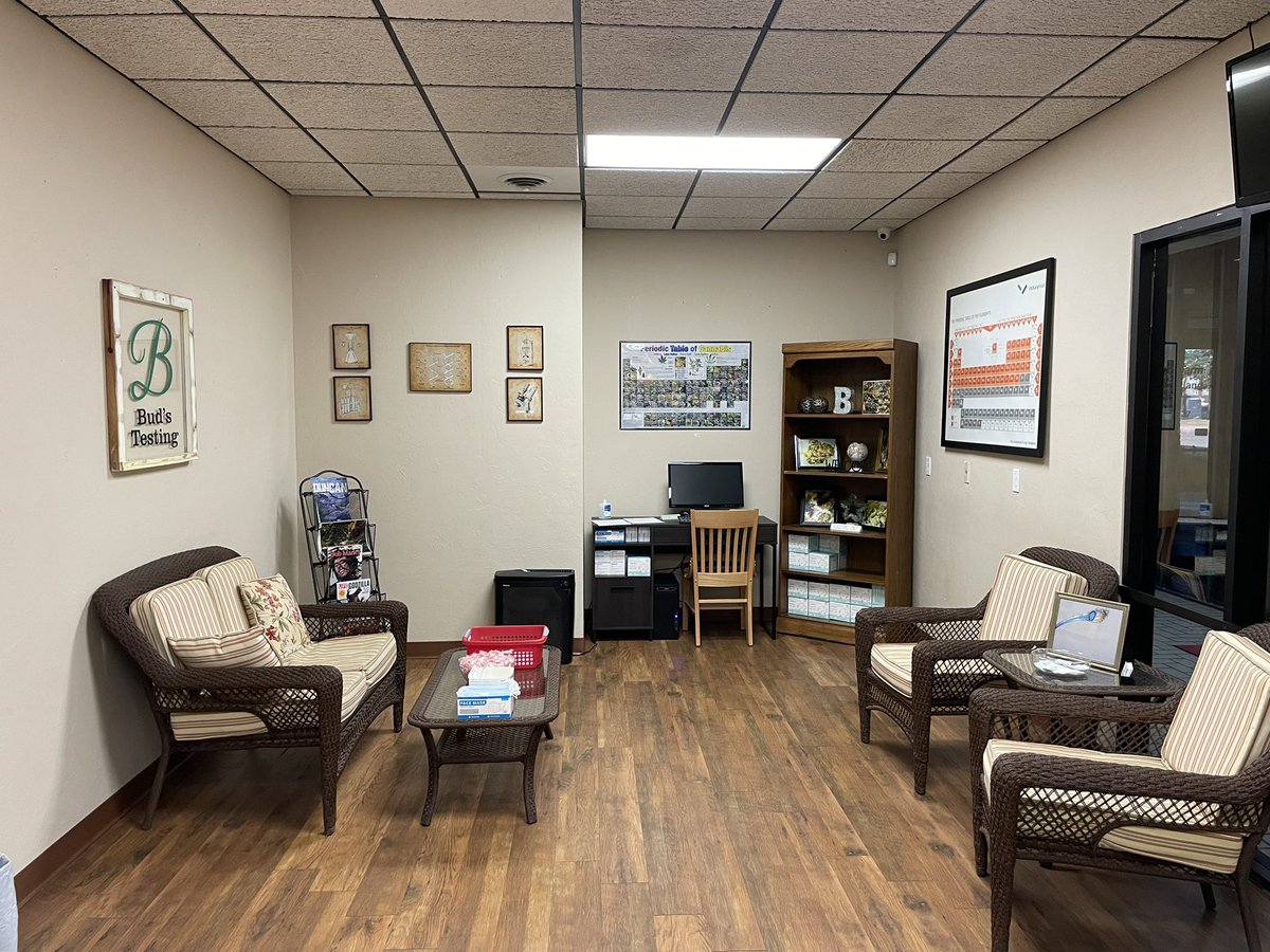 BudTesting's tweet photo. Hey Oklahoma, we setup a computer in the lobby for Metrc. This will allow you to make final edits or corrections prior to receiving across the counter. We will help you prior to arrival or upon arrival…always trying to better your experience. Call or come by 🤟✌️🤙
#budstesting https://t.co/T6YEELLrp6