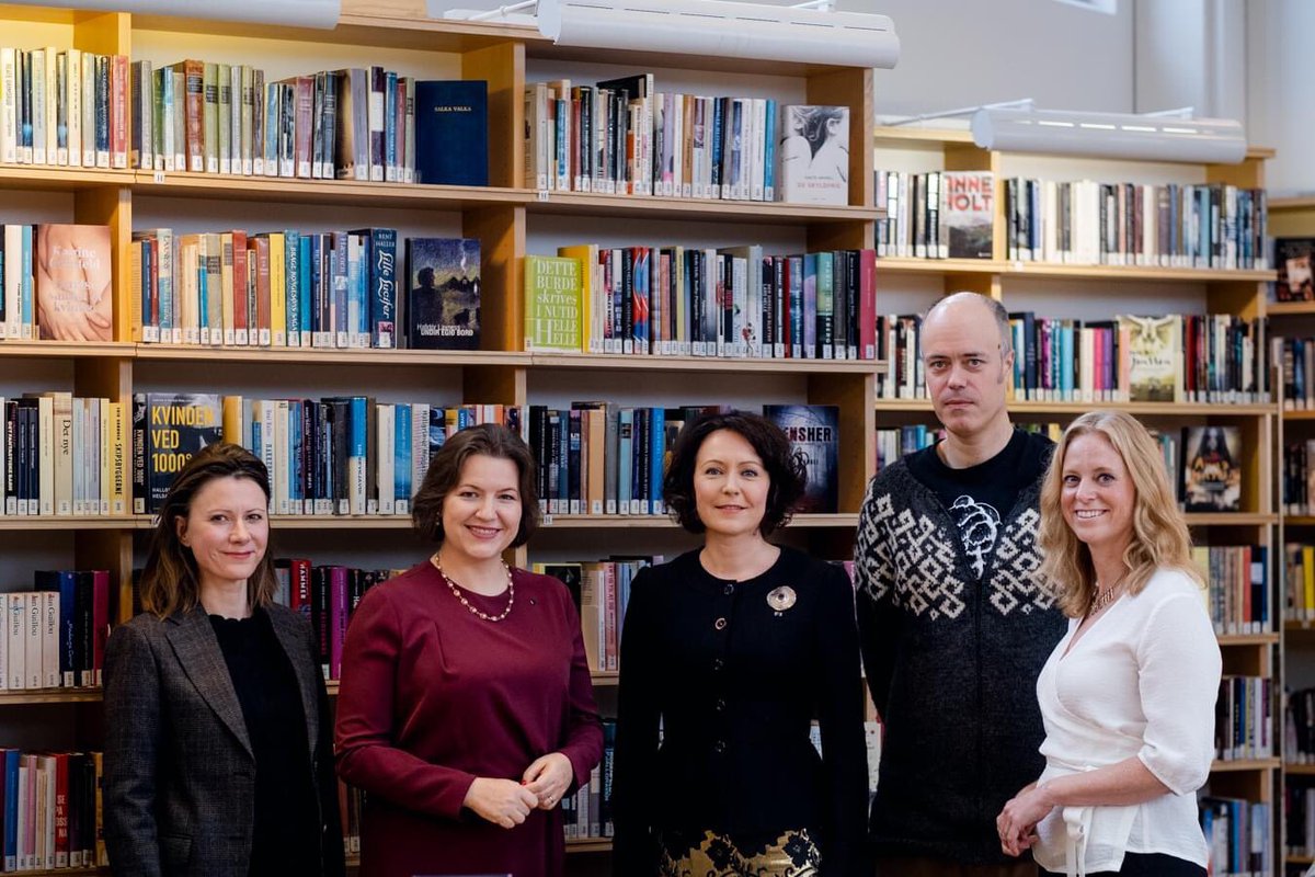 Today I moderated a discussion about literary heritage, national identity and the role of contemporary literature in Finland and Iceland with the distinguished panel <a href="/elizajreid/">Eliza Reid</a> <a href="/JenniHaukio/">Jenni Haukio</a> Gerður Kristný and @EinlaegurOnd