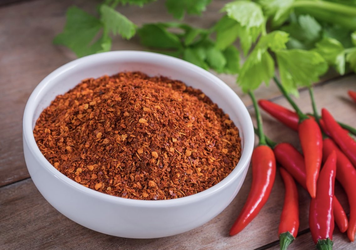iamlisamuhammad's tweet image. Stock up on Cayenne Pepper. Use to stop bleeding wounds internally + externally + stomach ulcers.  Sprinkle in shoes to warm feet. Research all you can on it’s health benefits for heart attacks, strokes + more. 🌶 
#survival
#Health 
#immunesystem