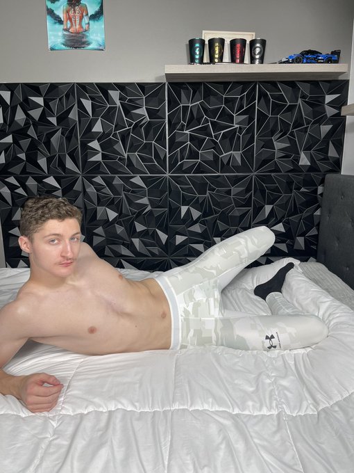 What&rsquo;s that sneaking between my legs 🤨🤷&zwj;♂️ https://t.co/fKtukWbhyG<a href="/tag/onlyfans"class="tags"><span>#onlyfans</span></a>