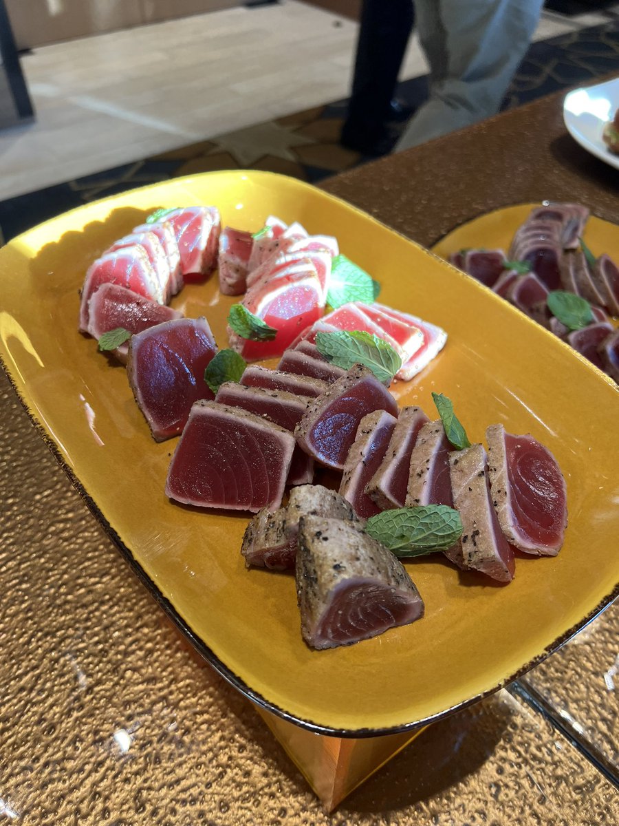 tanumihardj0's tweet photo. I’ll say - no conference has better food than the #TKRC22. Mostly plant-based and focused on sustainability.
Awesome job, UCLA and their incredible chefs 👩🍳👨🍳 in making this possible!
#HarvardChanSPH #HSPHnutrition #UCLA #teachingkitchens #foodismedicine https://t.co/nmUkqaW48J