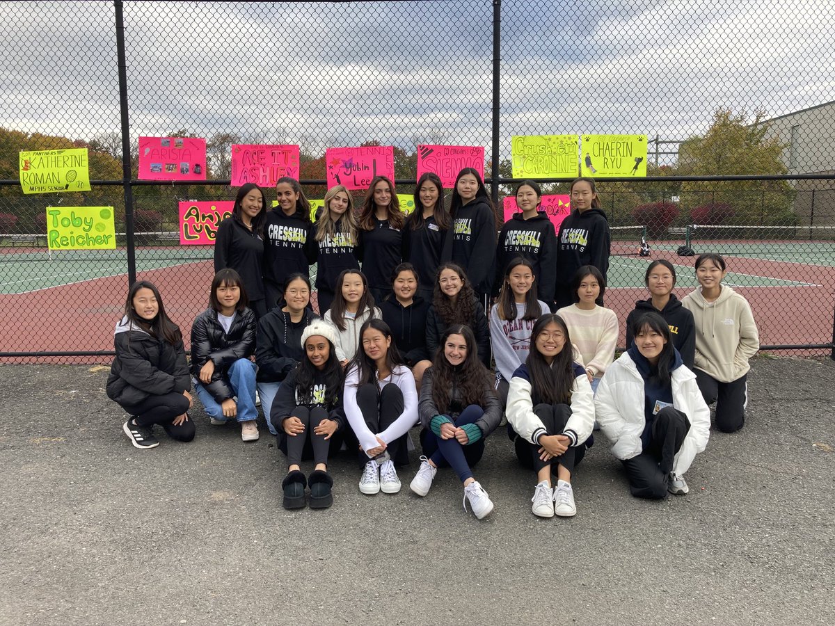 Congratulations to the Cresskill Girls Tennis players on Senior Day! Thanks for a great four year! ⁦<a href="/JohnMassaro1/">John Massaro</a>⁩ ⁦<a href="/CresskillBOE/">Cresskill Schools</a>⁩