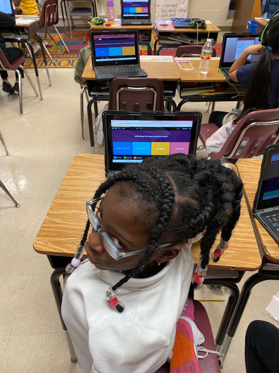 MsRichK5's tweet photo. Small groups are in full effect! My fav. part — hearing a group say “Oh, now I get it!” Their fav. part — being able to hang out in “The Reading Room” aka work on their weekly personalized choice boards. Either way, we love it here! @APSPeytonForest @PruittQuentina @EFLULeads https://t.co/iYasG4IxGW