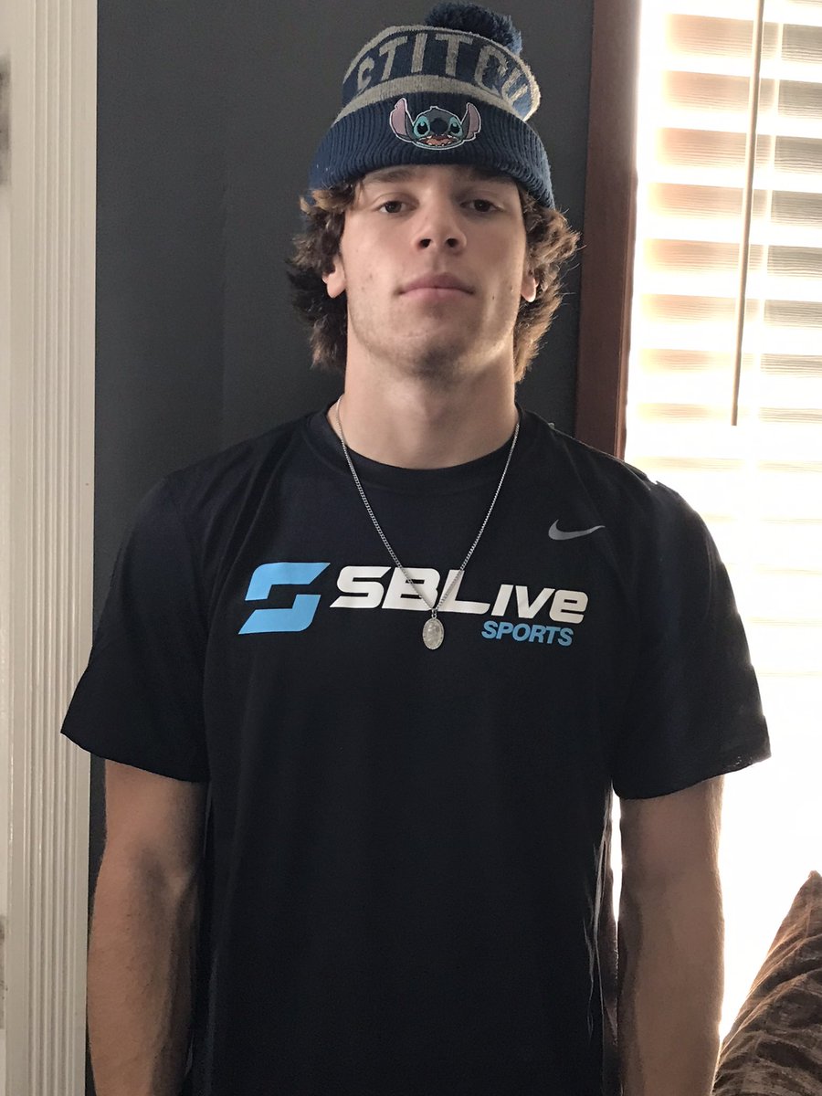 bradybeaner's tweet photo. Thank you @SBLiveWA for the tee!!  And recognizing me for week 5. https://t.co/m0ldIBPvZu