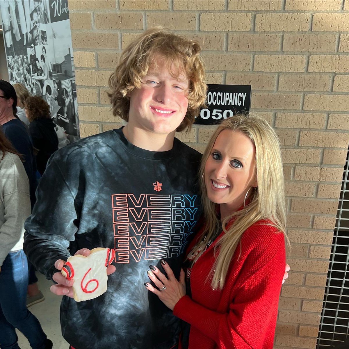 BeautyBabesBall's tweet photo. Love my #6. I hope @brookingsfball loved their cookiesπΎβ€οΈππ€π¦πΌ
#gobobcats #raisetheflag #hsfootball #footballmom #jaxtonjay #lovehim #senioryear #gameweek #footballseason https://t.co/ryeFt6vX3M