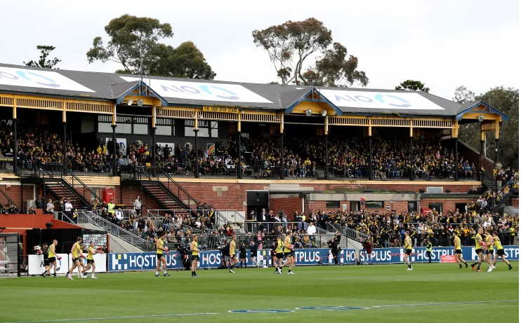 Vic's planning system is failing to protect our priceless heritage. We've launched a #VictorianStateElection campaign to get candidates to commit to restarting the upper house Inquiry into Planning & Heritage ow.ly/bPSi50LeYWC #ProtectVicHeritage #VicVote Pic The Age