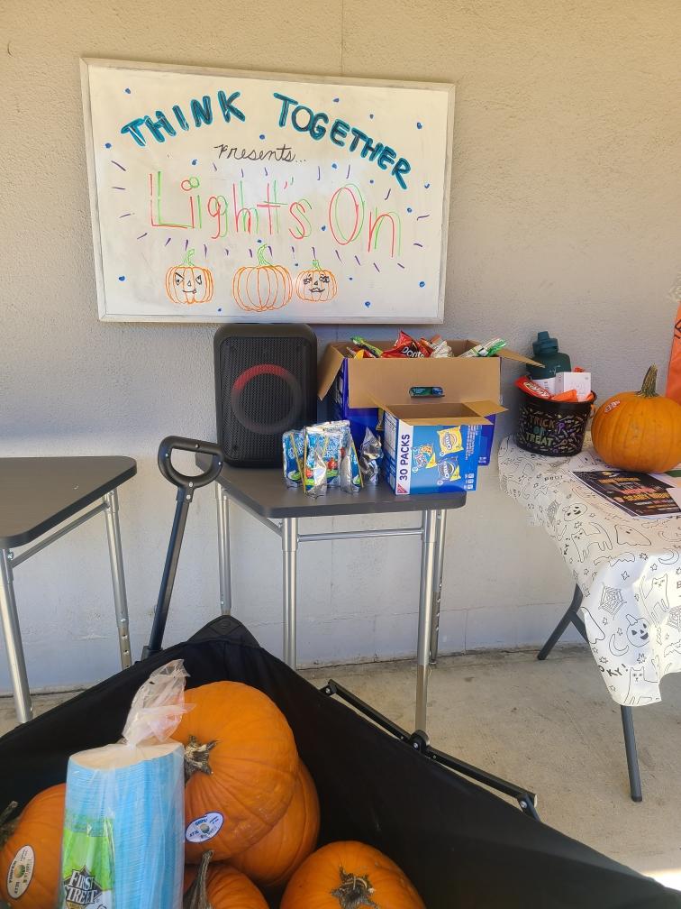MightyTarbabes's tweet photo. Pre-Parent Conference Fun with Think Together Today (10/19/22) and Tomorrow (10/20/22) at Compton Chavez & Compton Marshall. #ComptonHS #ThinkTogether #ParentConference #ComptonChavez #ComptonMarshall #Elevate #CUSD https://t.co/0juLjhuxZg